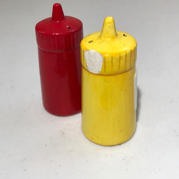 Salt & Pepper Ceramic Shakers Ketchup & Mustard - Picture 3 of 4